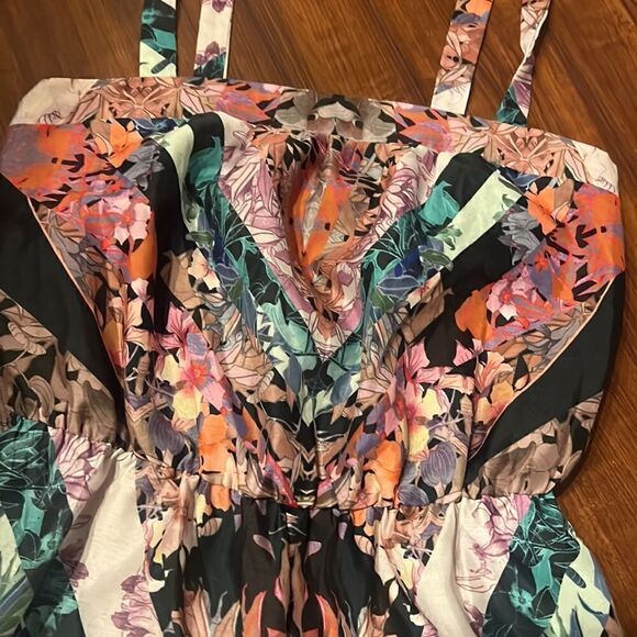 Summer Romper - Super Cute - Size Small Colorful Outfit - Picture 2 of 4